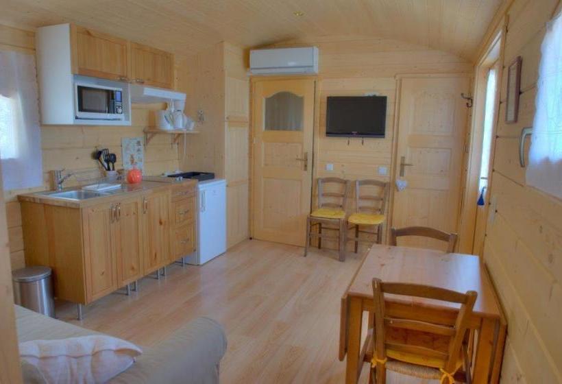 פנסיון Le Castel Du Mont Boisé