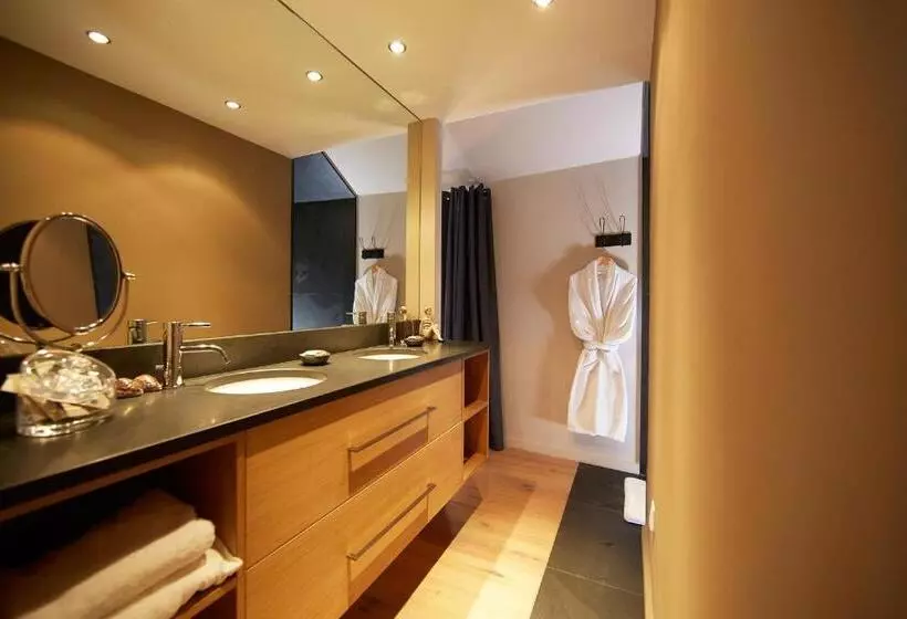 ペンション Les Chambres De L Oustalet, Chambres D Hôtes Et Restaurant étoilé