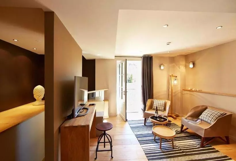 ペンション Les Chambres De L Oustalet, Chambres D Hôtes Et Restaurant étoilé