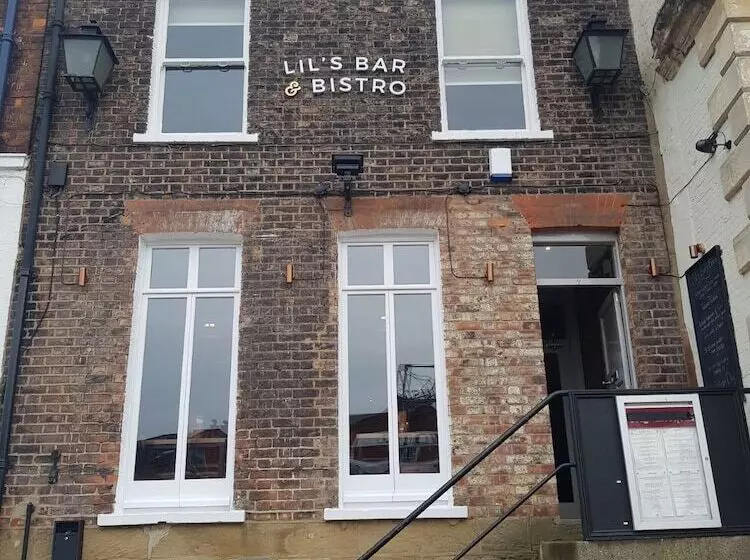 ペンション Lil S Bar And Bistro