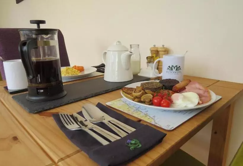 پانسیون Monamore Guest House