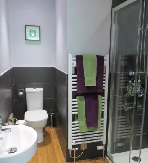 پانسیون Monamore Guest House