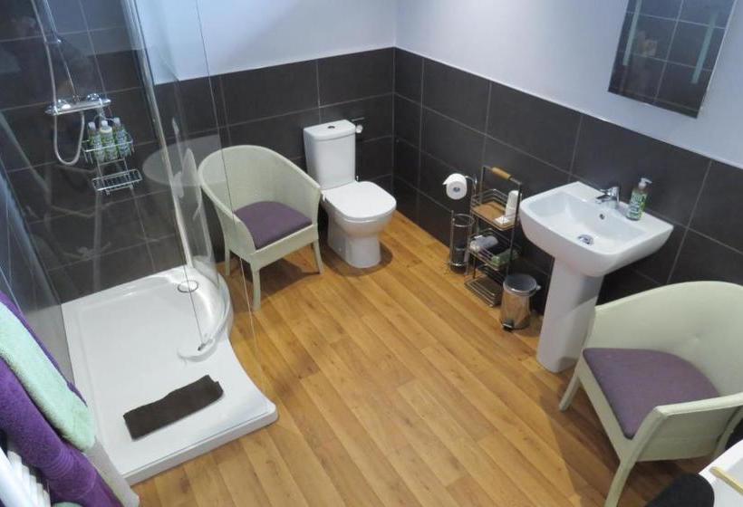 بنسيون Monamore Guest House