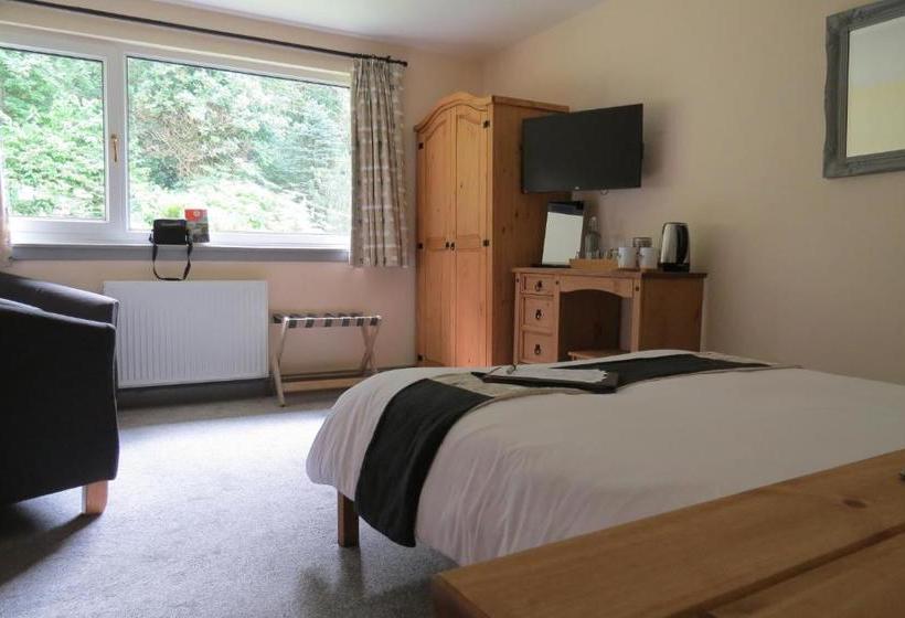 بنسيون Monamore Guest House