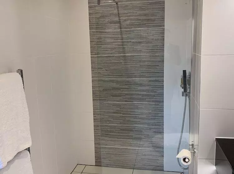 The Wheatsheaf Hotel, Sandbach