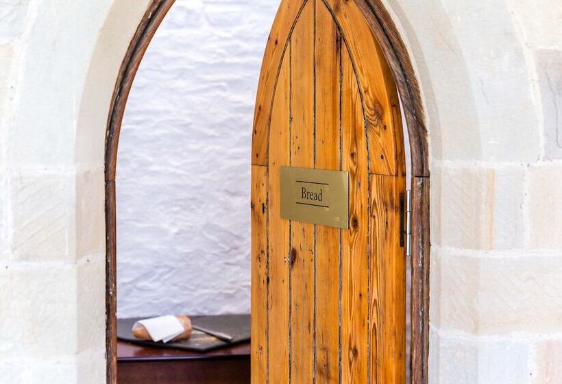 Lanelay Hall Hotel & Spa