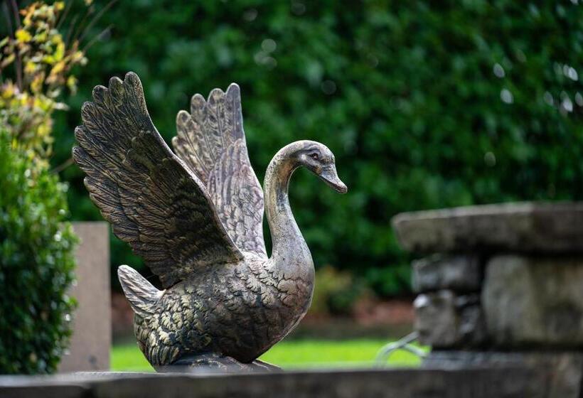 Lanelay Hall Hotel & Spa