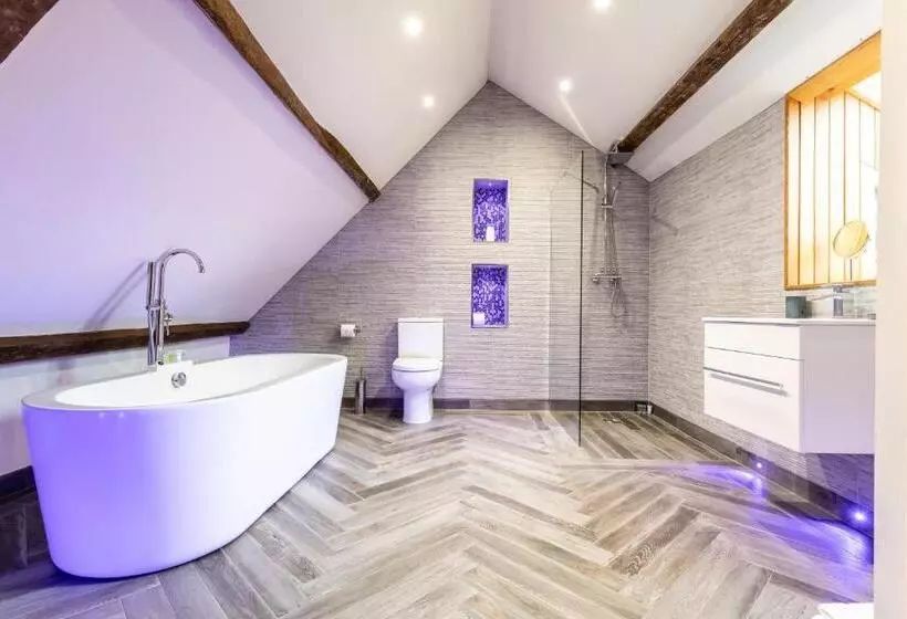 Lanelay Hall Hotel & Spa