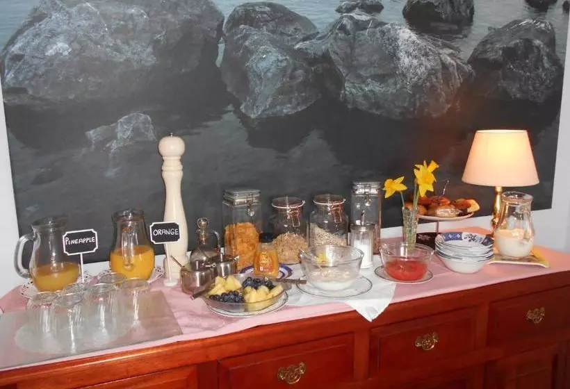 Majatalo Hendre Clochydd Hall