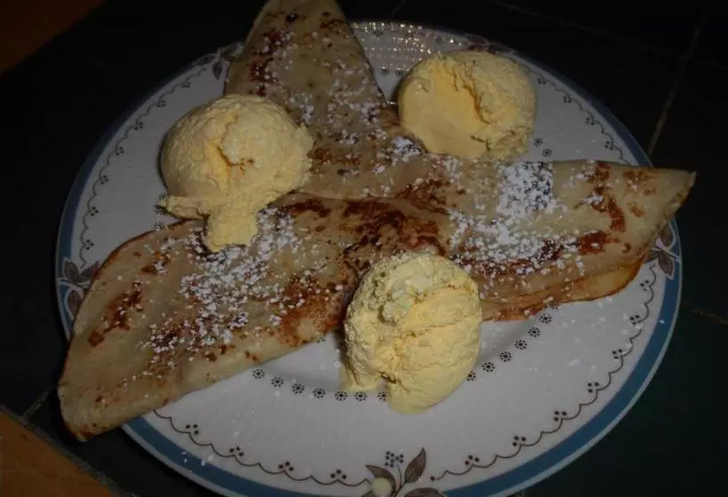 Majatalo Hendre Clochydd Hall