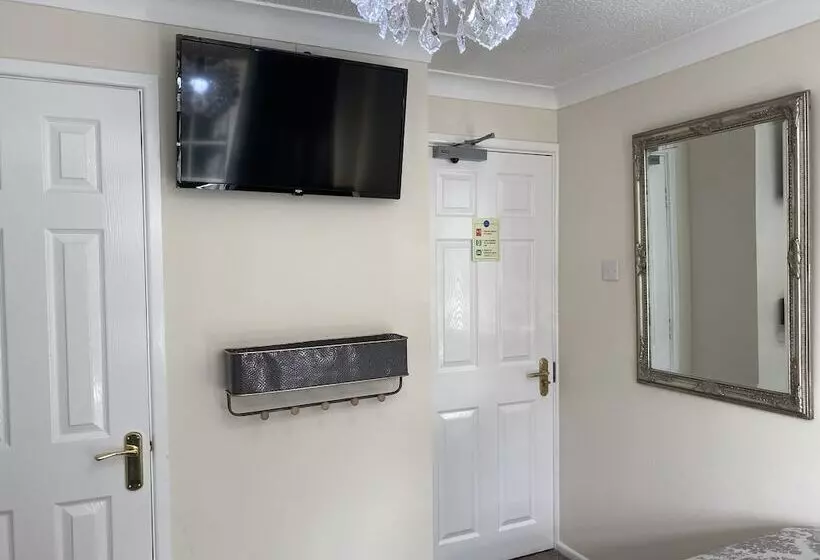 Majatalo Tower Hill House Basingstoke