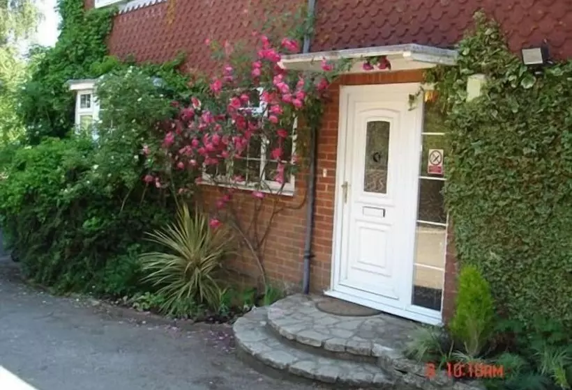 Majatalo Tower Hill House Basingstoke