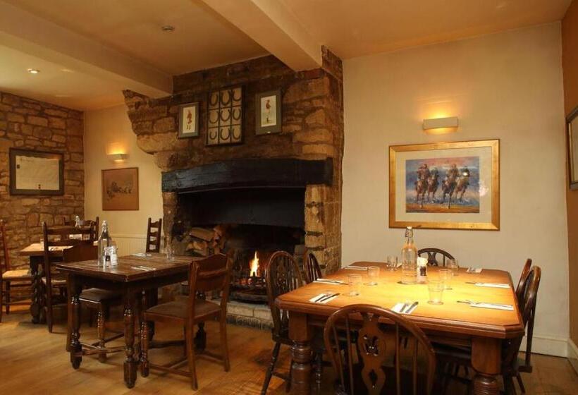 הוסטל Horse And Groom