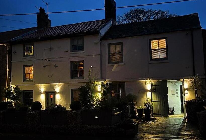 فندق صغير Stable Yard Rooms