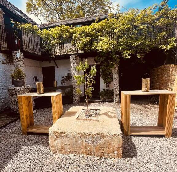 فندق صغير Stable Yard Rooms