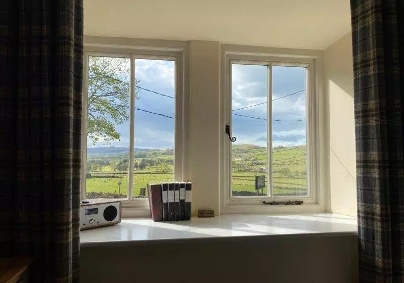 ユースホステル The Alma Inn