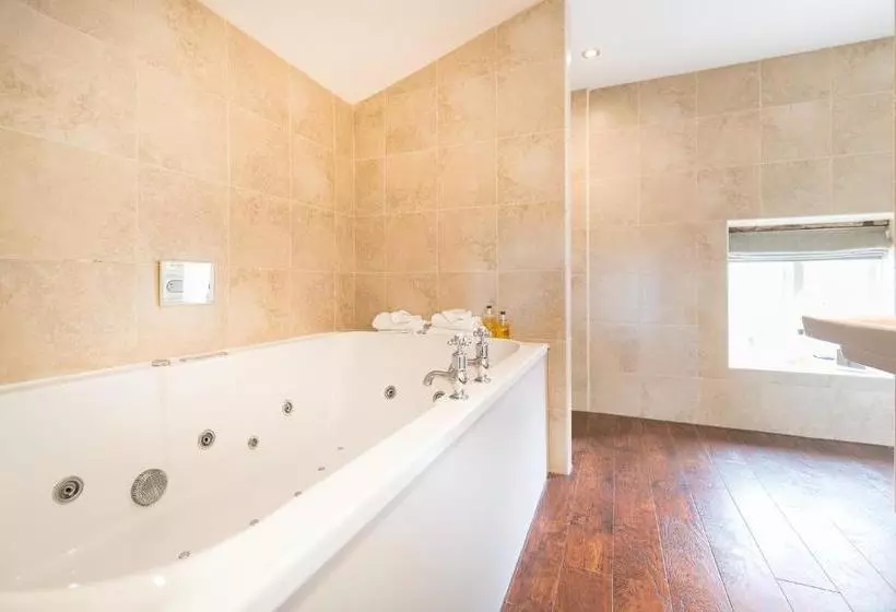 ユースホステル The Alma Inn