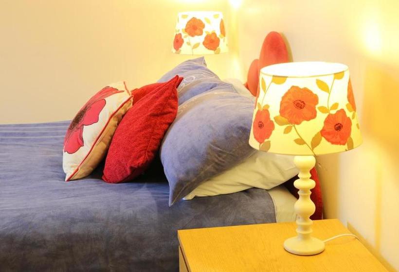 הוסטל The George Inn