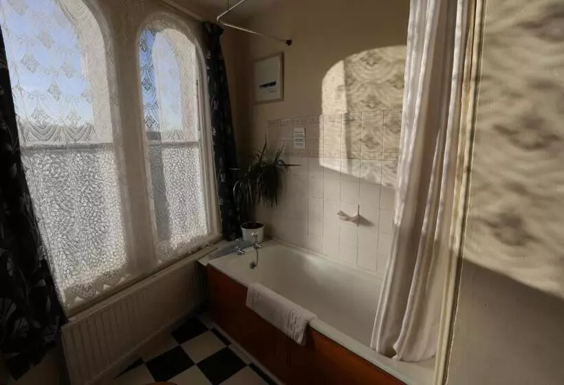 Majatalo Bridge Guest House