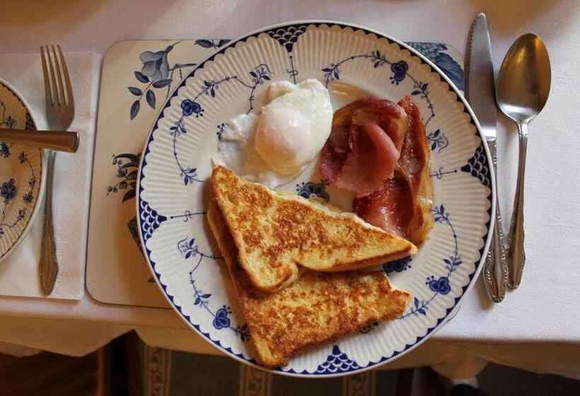 Pensione Montague Guest House