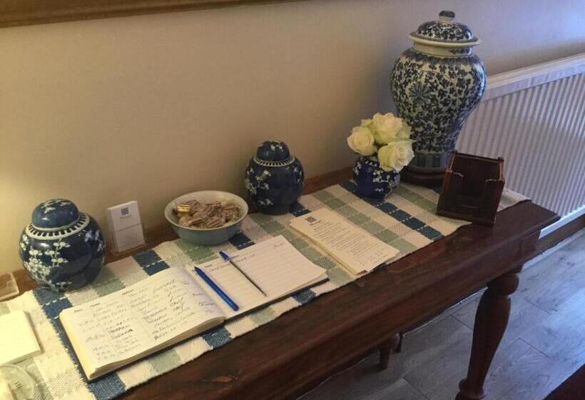 Pensione Montague Guest House