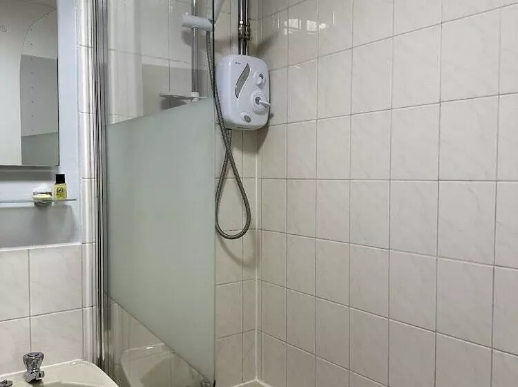 Retkeilymaja Farmhouse Inn