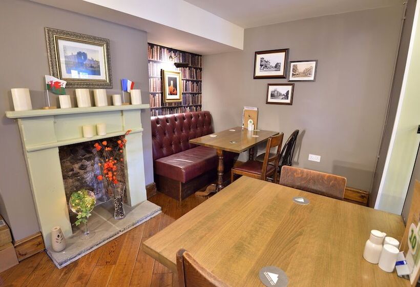 ユースホステル The Green Dragon