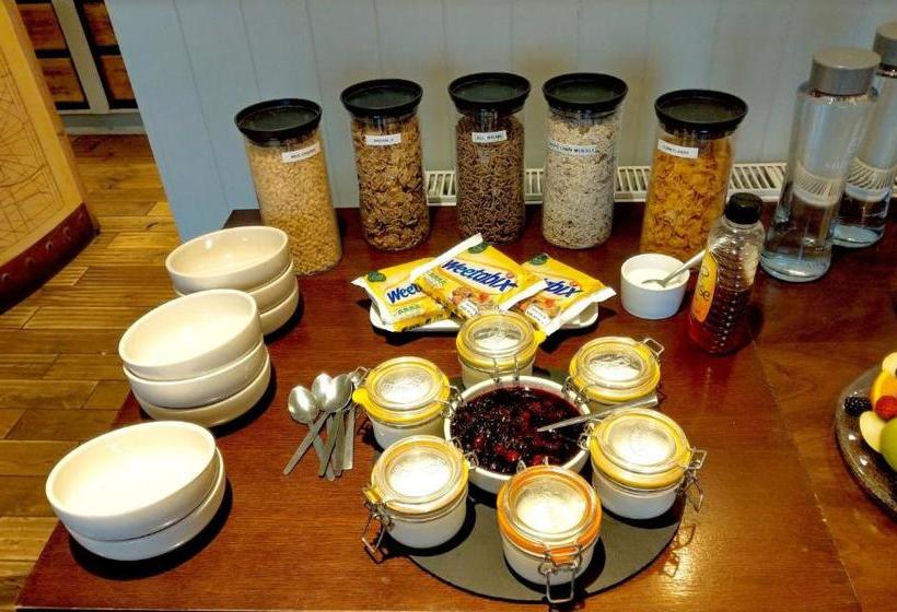 ユースホステル The Ship Inn