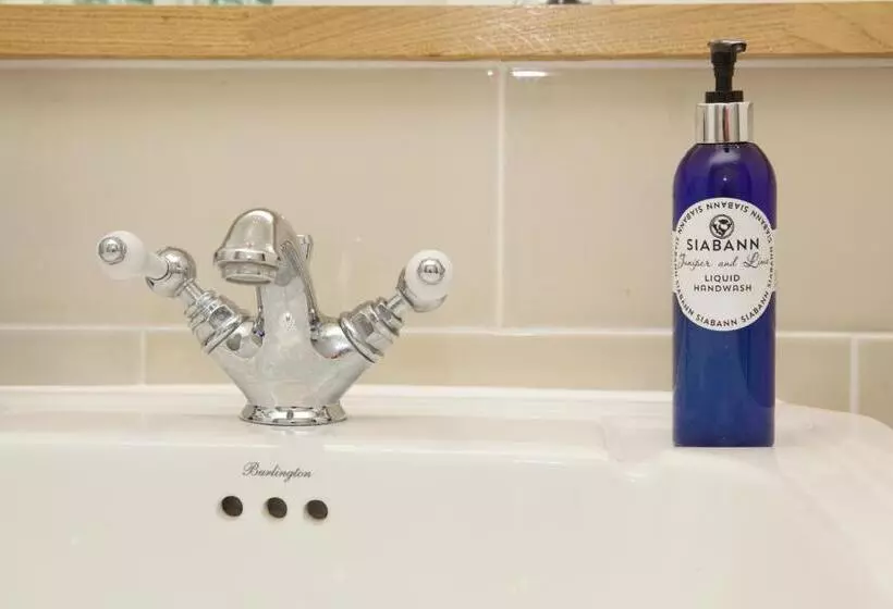 Retkeilymaja The Ship Inn