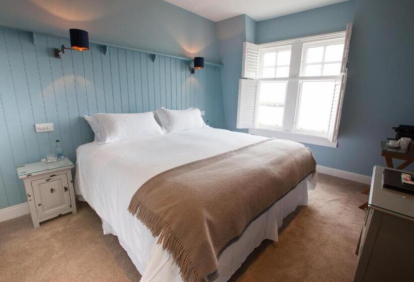 ユースホステル The Ship Inn