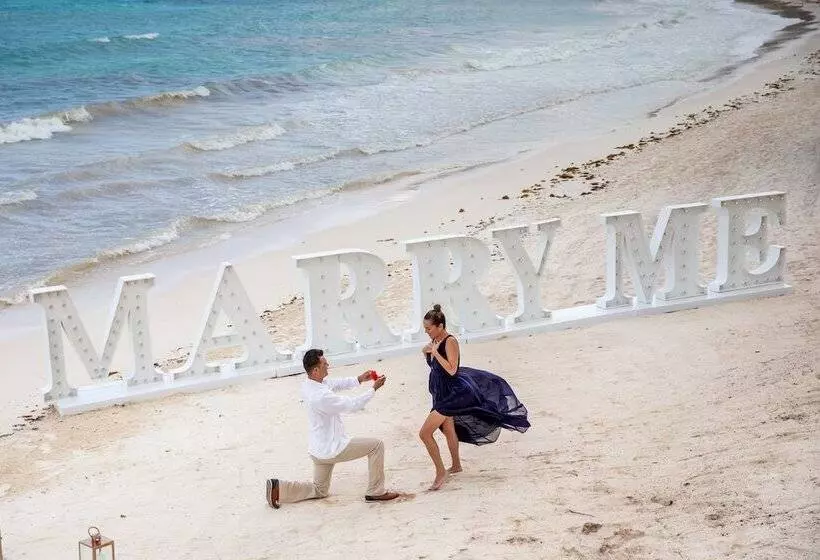 Hotelli Barcelo Maya Riviera  All Inclusive Adults Only