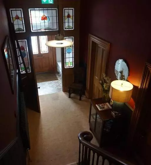 Majatalo Avenue House