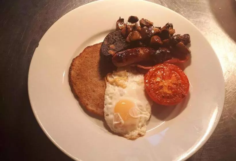 Majatalo Avenue House