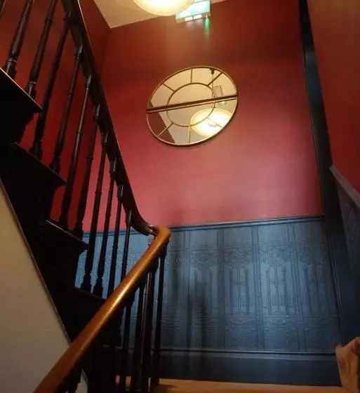 Majatalo Avenue House