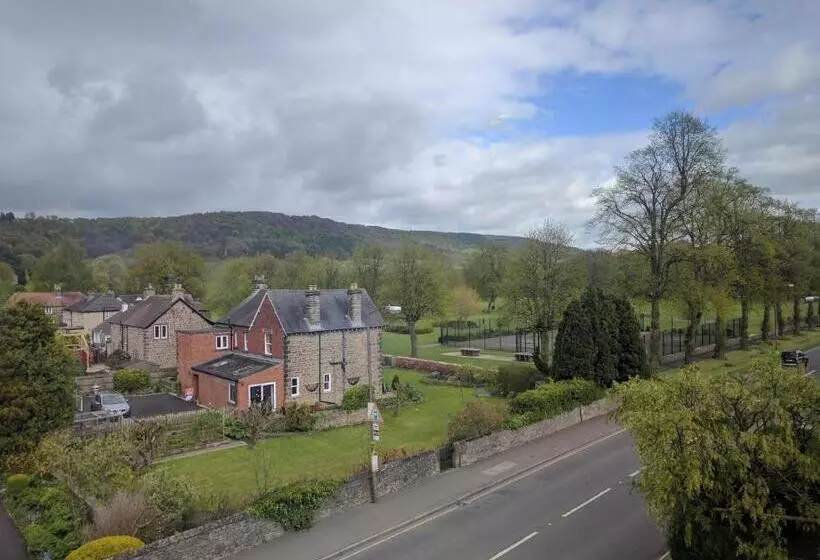 Majatalo Avenue House