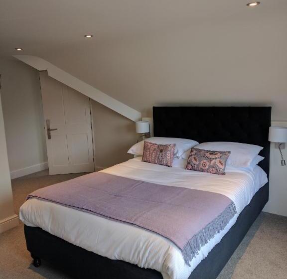 פנסיון Avenue House