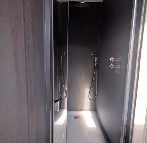 Majatalo Avenue House