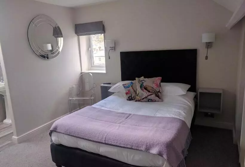 Majatalo Avenue House