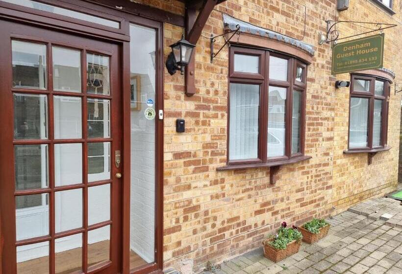 بنسيون Denham Guest House