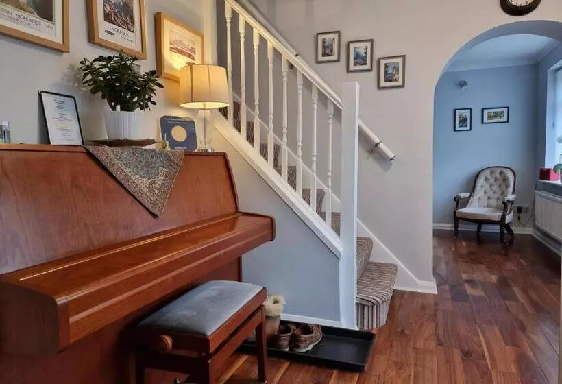 Majatalo Denham Guest House