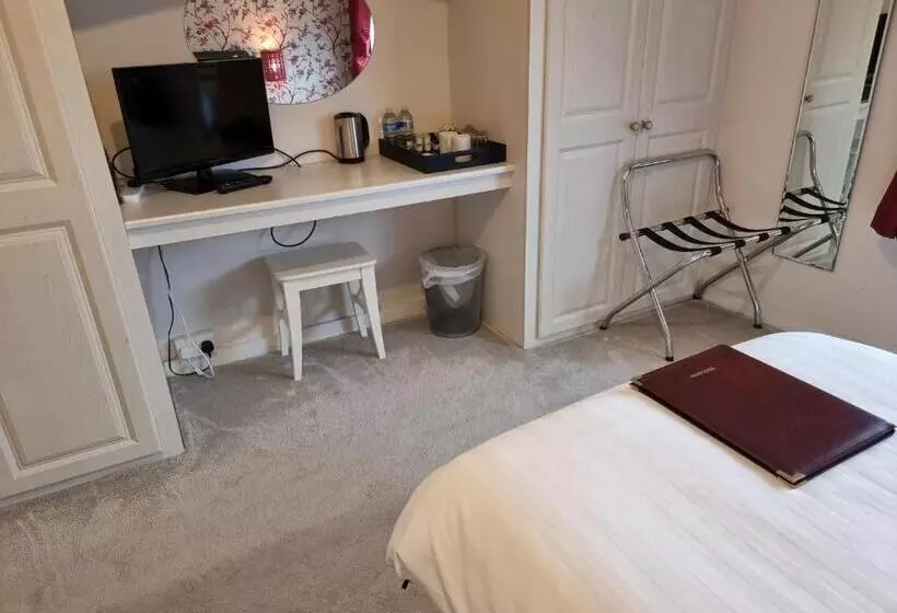 Majatalo Denham Guest House