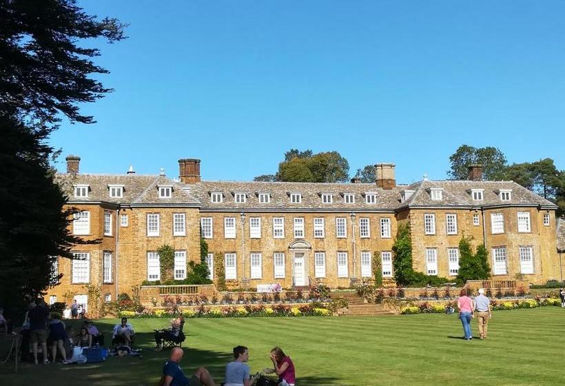 פנסיון Treetops Guest House