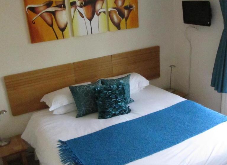 פנסיון Treetops Guest House