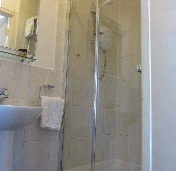 פנסיון Treetops Guest House