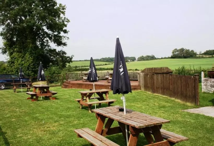 هاستل New Inn   Dorchester