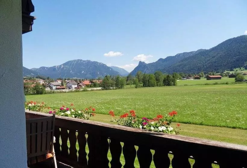 Hotelli Gästehaus Bauernhof Buchwieser