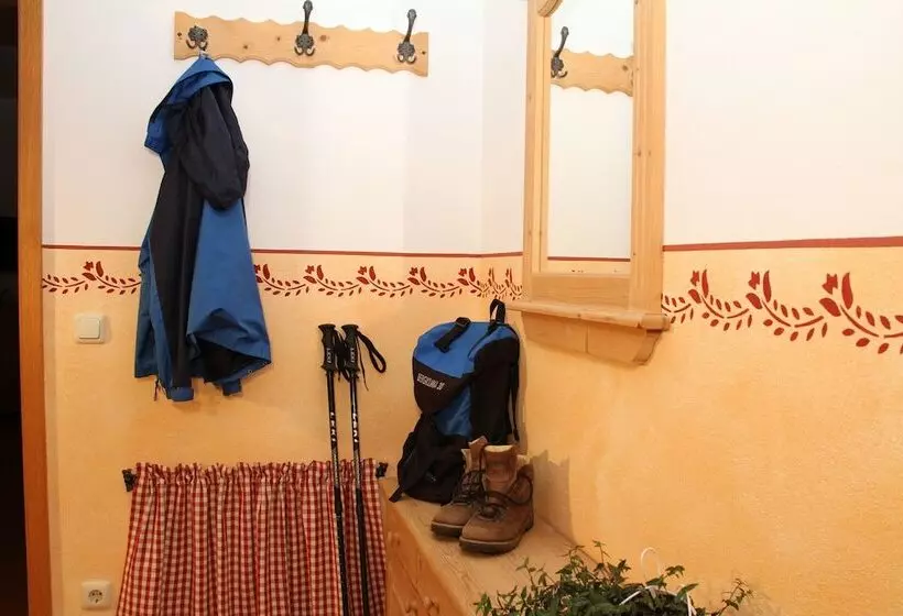 Hotelli Gästehaus Bauernhof Buchwieser