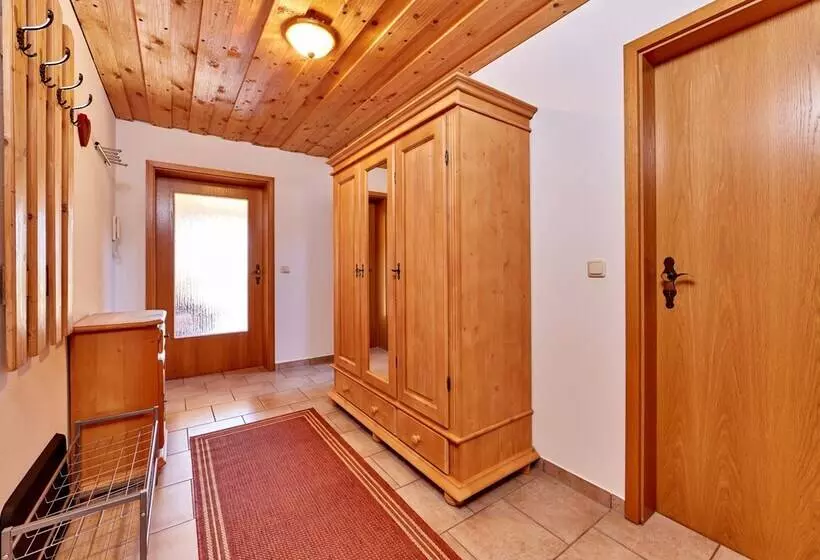 Hotelli Gästehaus Bauernhof Buchwieser