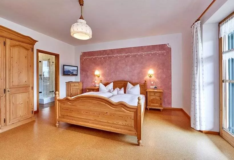 Hotelli Gästehaus Bauernhof Buchwieser