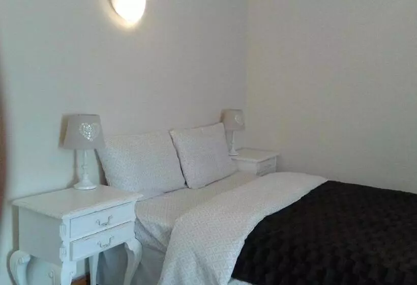 پانسیون Amber Guesthouse